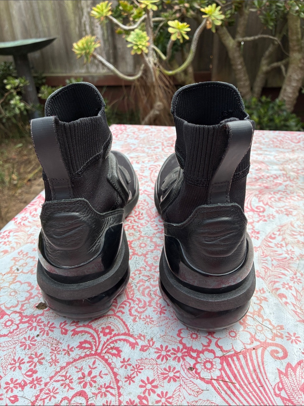 Nike Vapormax Boots Womens Sz 9 Light 2 Triple Black Athletic Pull On AO4537-001 - Picture 3 of 6